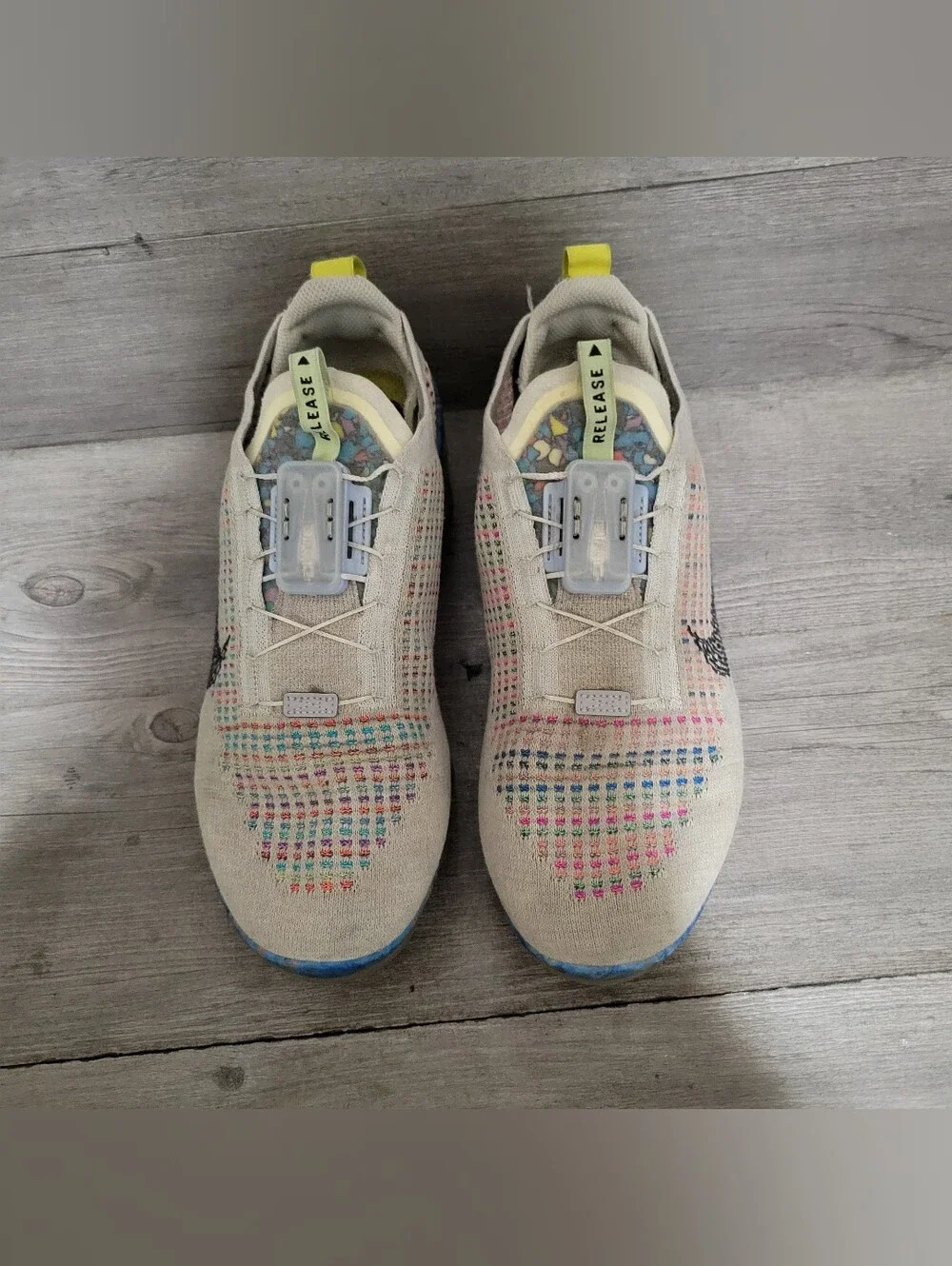Nike lightweight slip